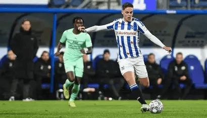 包含赛后费耶诺德备战法甲国际比赛日尤文图斯备战社区盾，媒体一致点评：Ning在IG比赛中逆转的词条